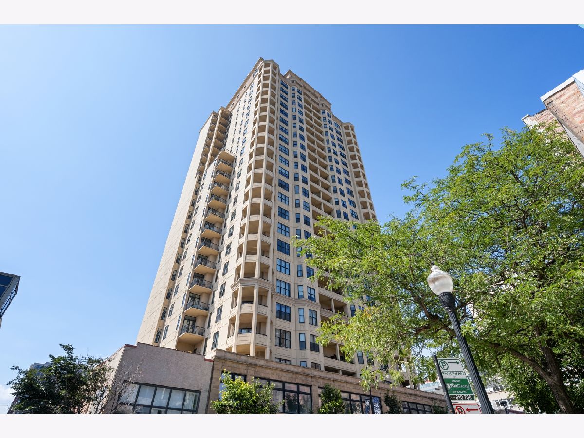 Condominiums For Sale Marquee Chicago Illinois, 1464 Michigan Avenue