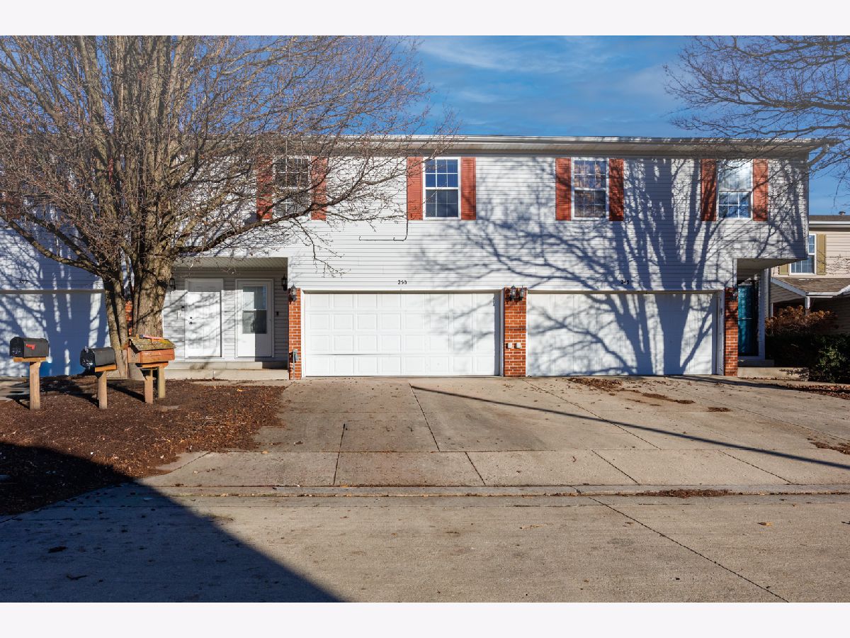 Condos & Townhomes & Homes Rented Northpark Normal Illinois, 250 Parktrail