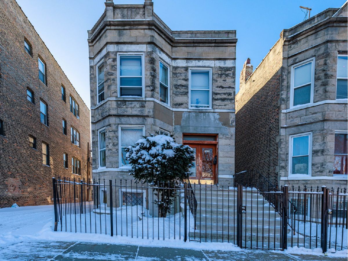  For Sale Chicago Illinois, 5215 Van Buren Street