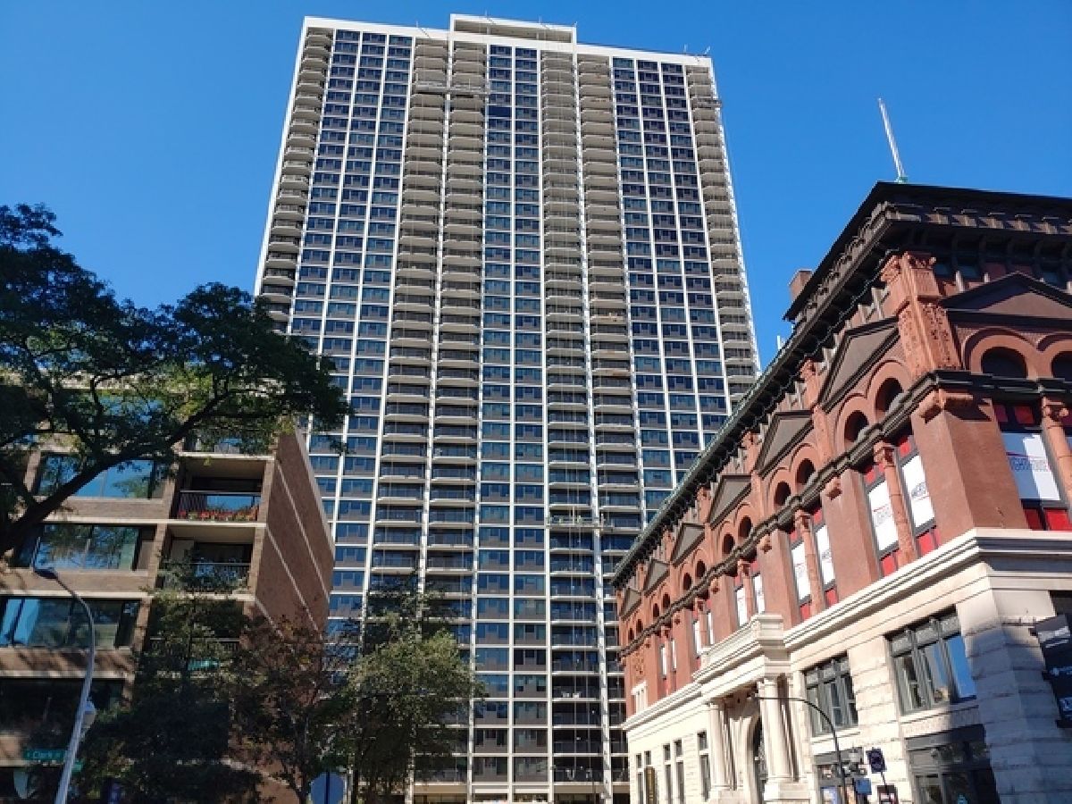 Condos & Townhomes Rented Sandburg Village Chicago Illinois, 1560 Sandburg