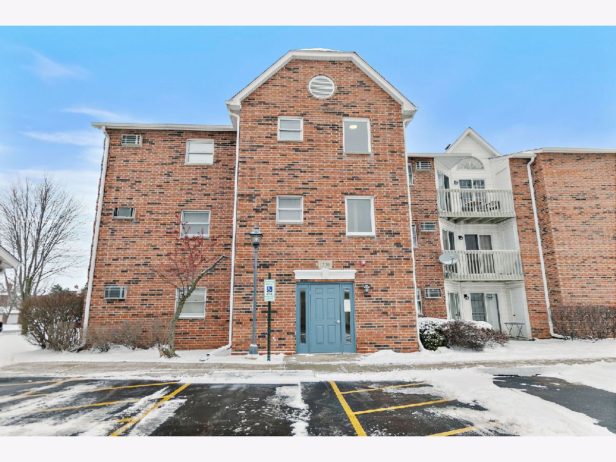 Condominiums For Rent Prairie Point Lake In The Hills Illinois