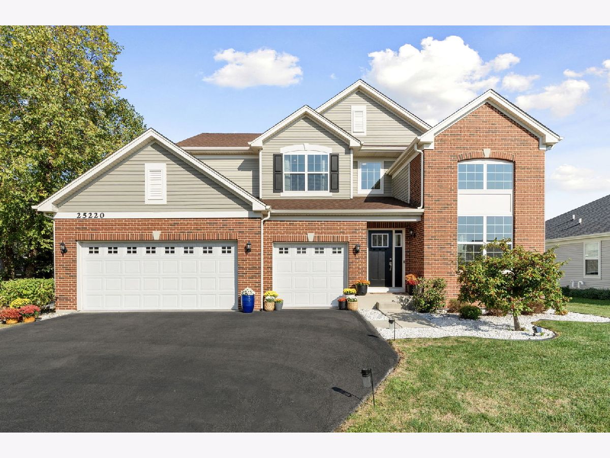  For Sale Plainfield Illinois, 25220 Zoumar Drive