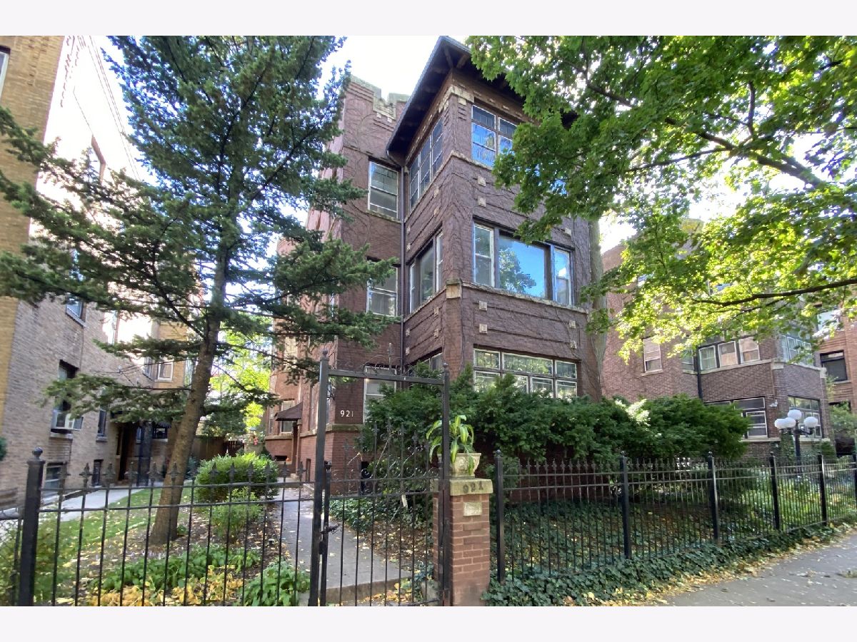  Rented Chicago Illinois, 921 Winona