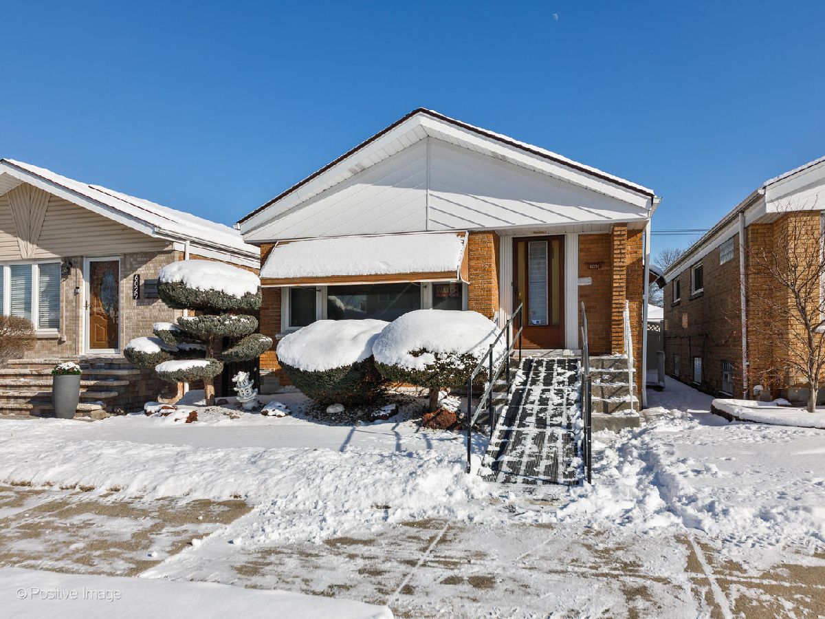  For Sale Chicago Illinois, 6031 Moody Avenue