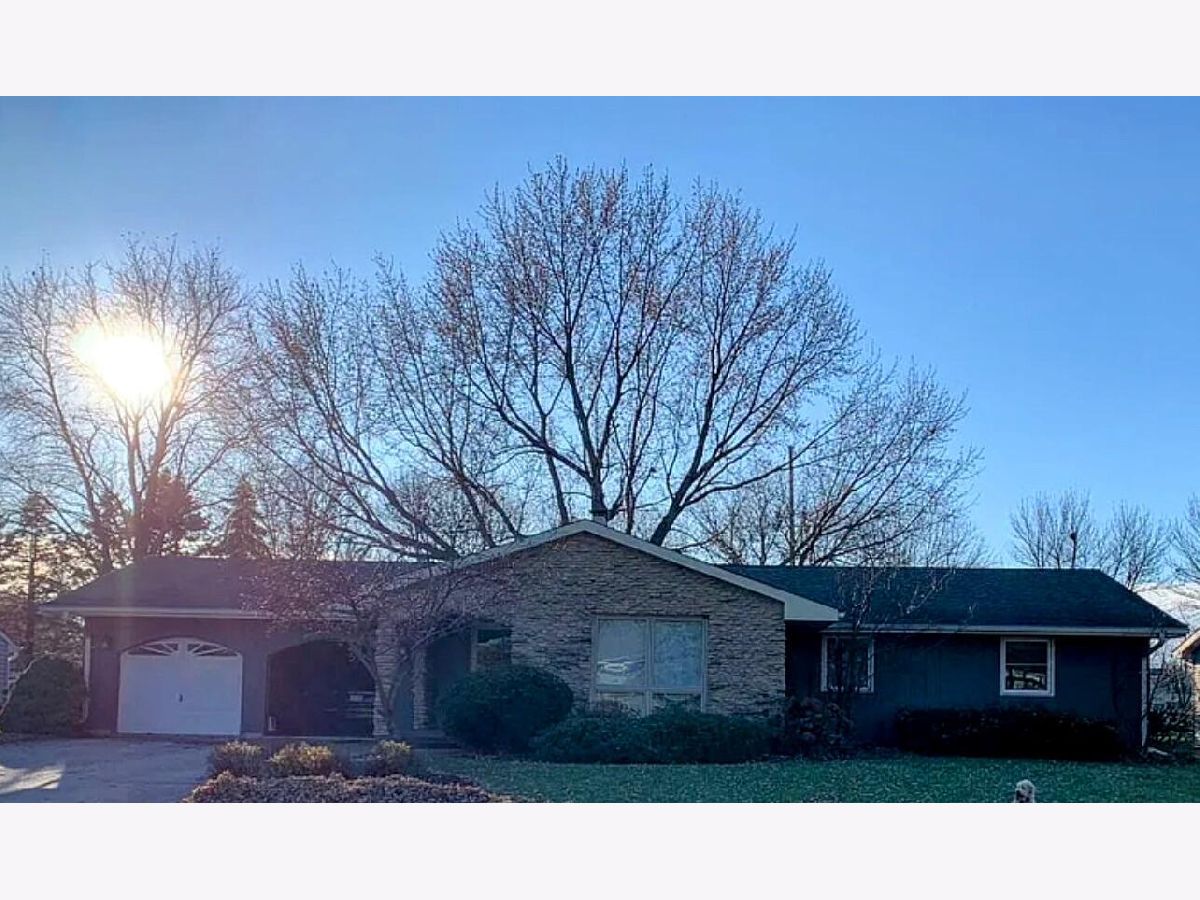  For Sale Rochelle Illinois, 712 Kelley Drive
