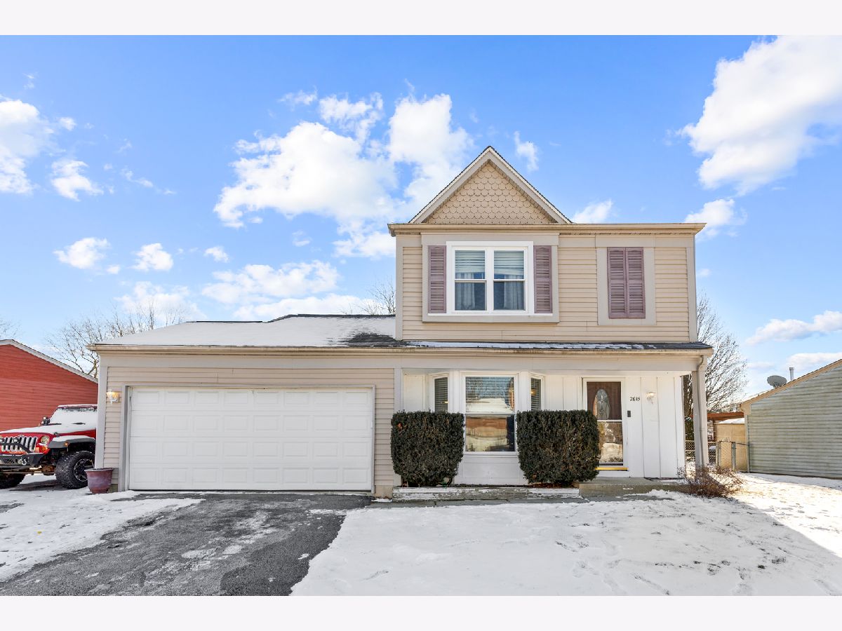 Homes & Condos & Townhomes For Sale Butterfield Aurora Illinois, 2615 Prairieview Lane