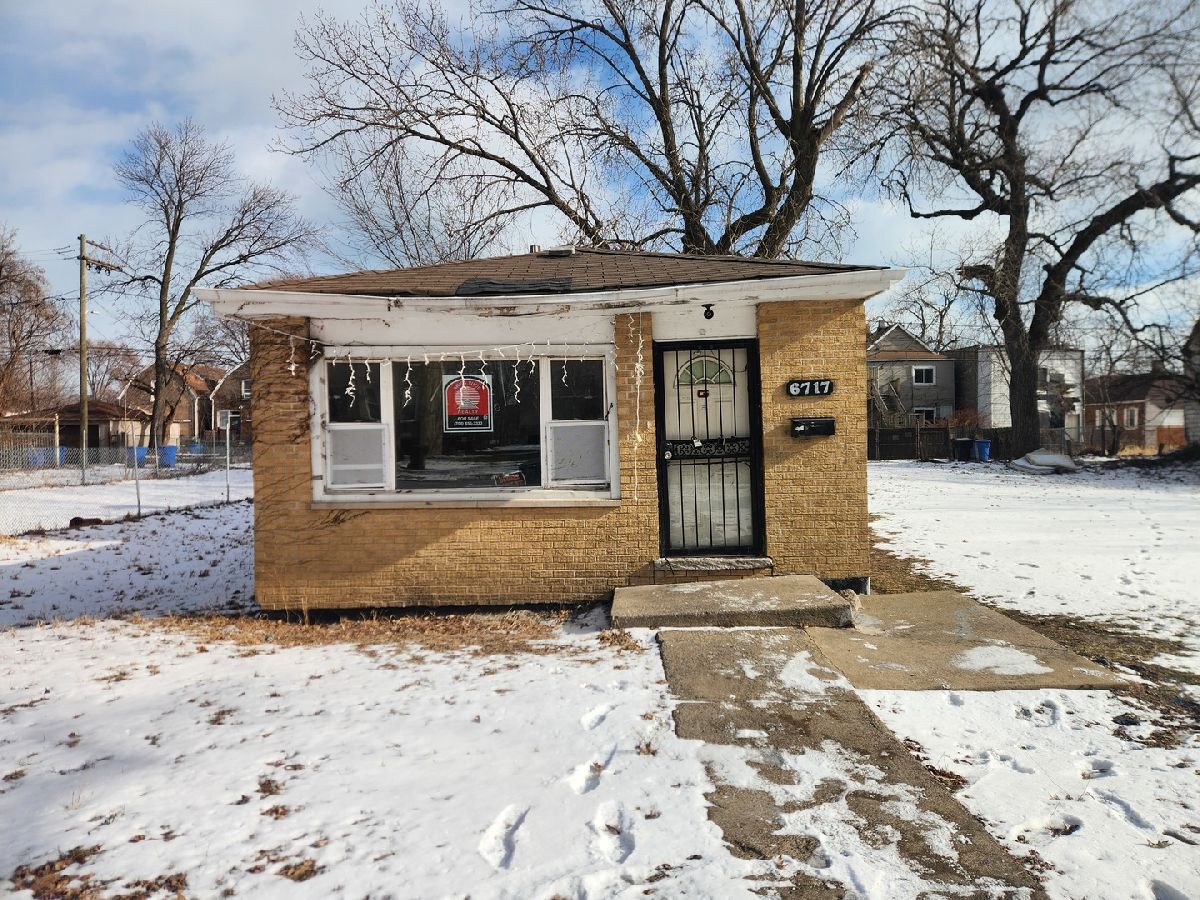 For Sale Chicago Illinois, 6717 Rhodes Avenue