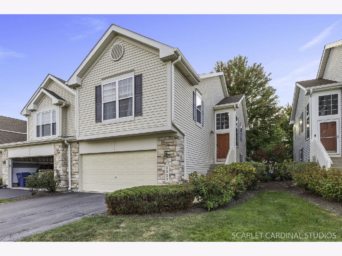  For Sale Aurora Illinois, 2327 Georgetown Circle