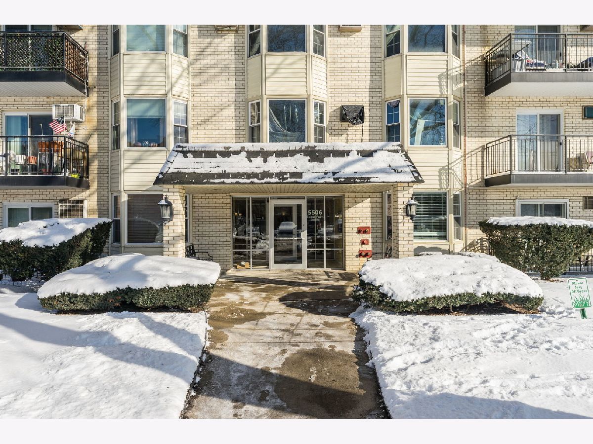  For Sale Morton Grove Illinois, 5506 Lincoln Avenue