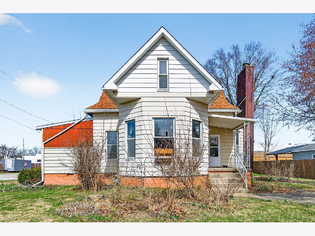  For Sale Lincoln Illinois, 906 Peoria Street