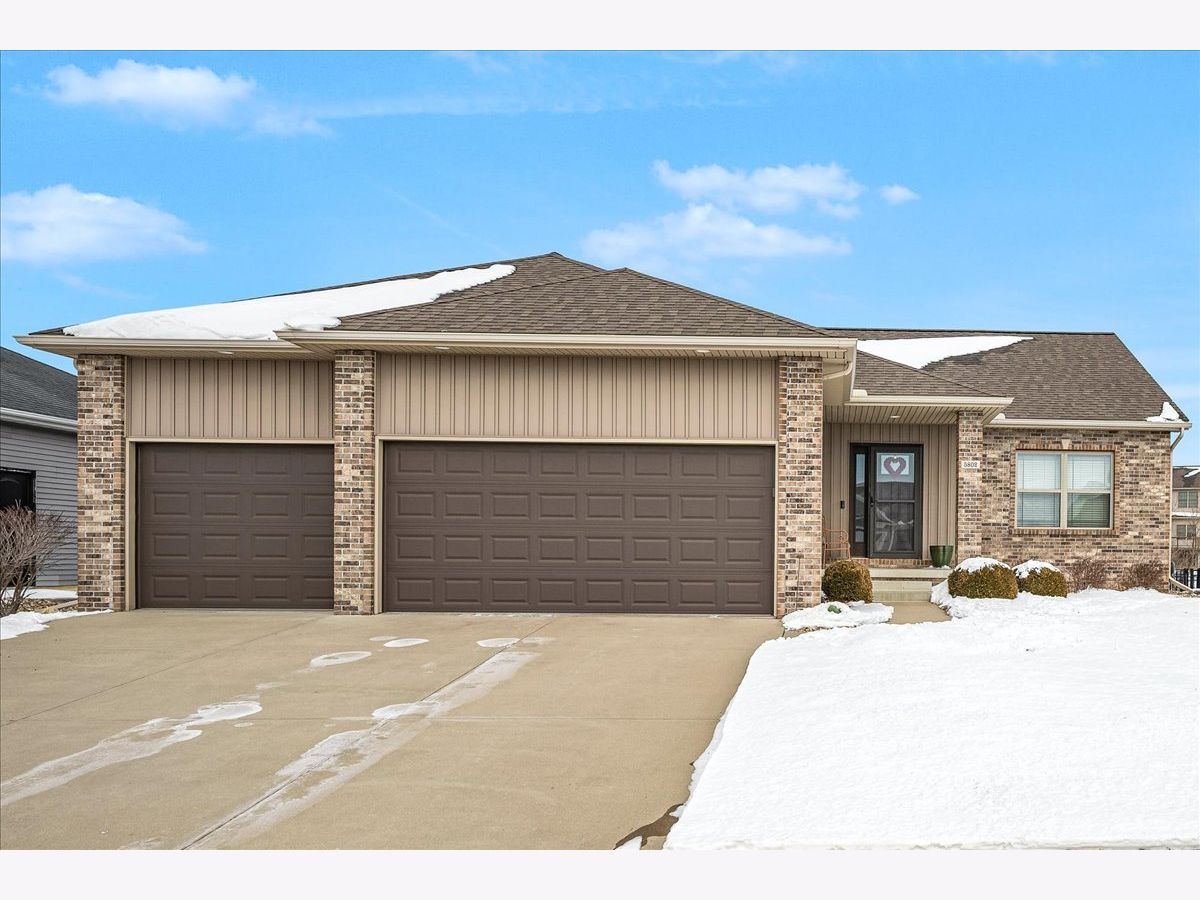 Homes & Condos & Townhomes For Sale Grove On Kickapoo Creek Bloomington Illinois, 5802 Sugarberry Road