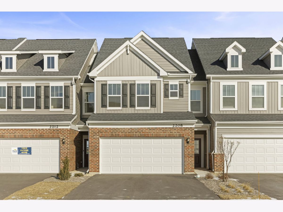 Condos & Townhomes For Sale Townes At Sawgrass Bolingbrook Illinois