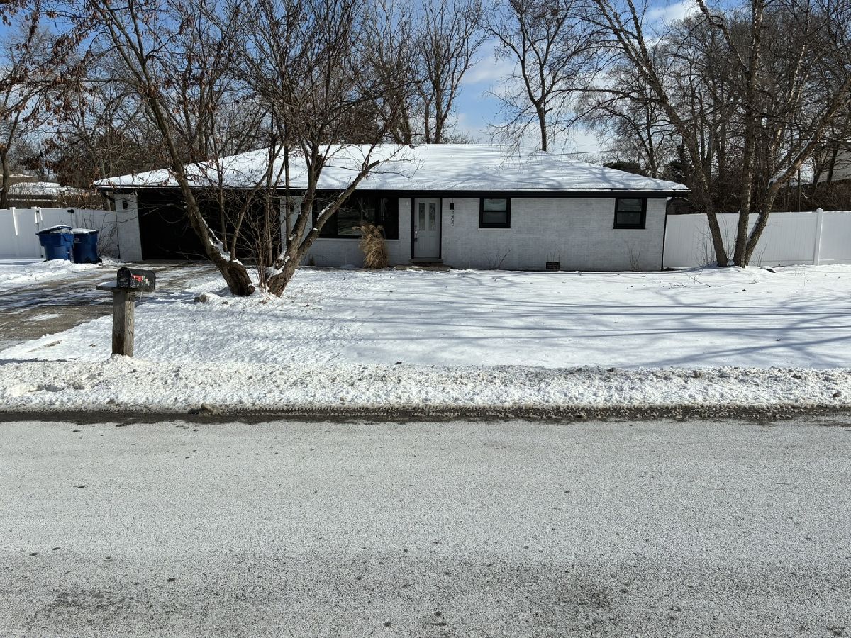  For Sale Hickory Hills Illinois, 9205 84th Court