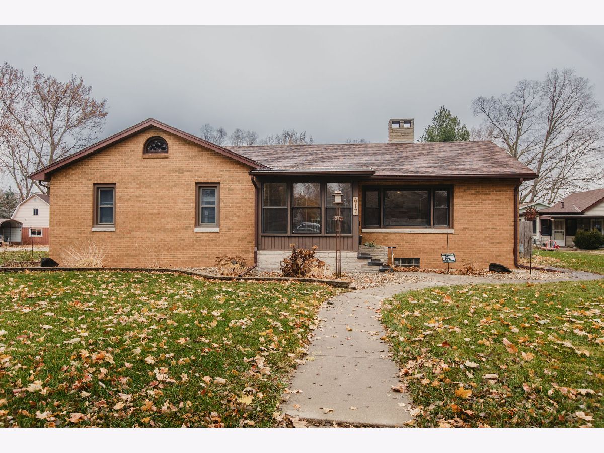  Sold Lacon Illinois, 817 8th
