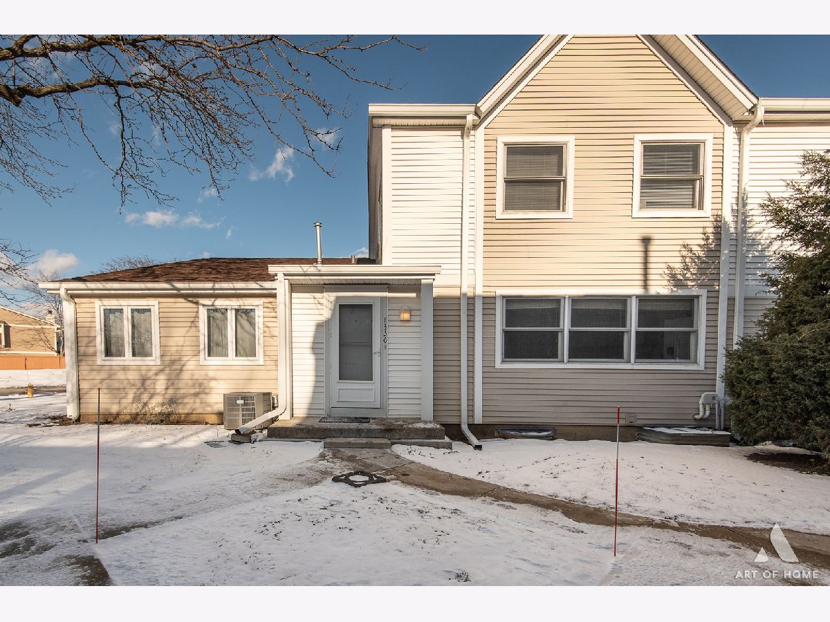 Townhomes & Condos For Sale Inverrary Deerfield Illinois, 1336 Inverrary Lane