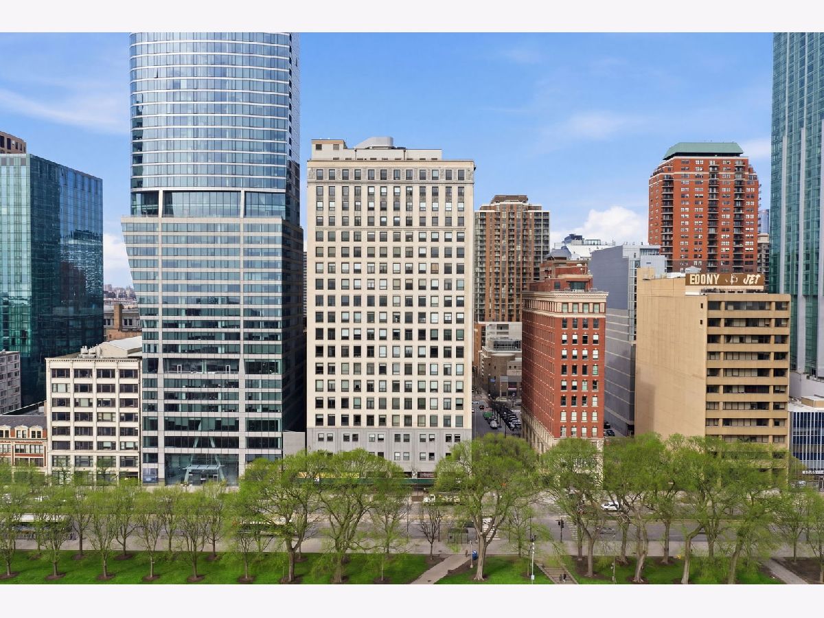 Condominiums For Sale Michigan Avenue Lofts Chicago Illinois, 910 Michigan Avenue