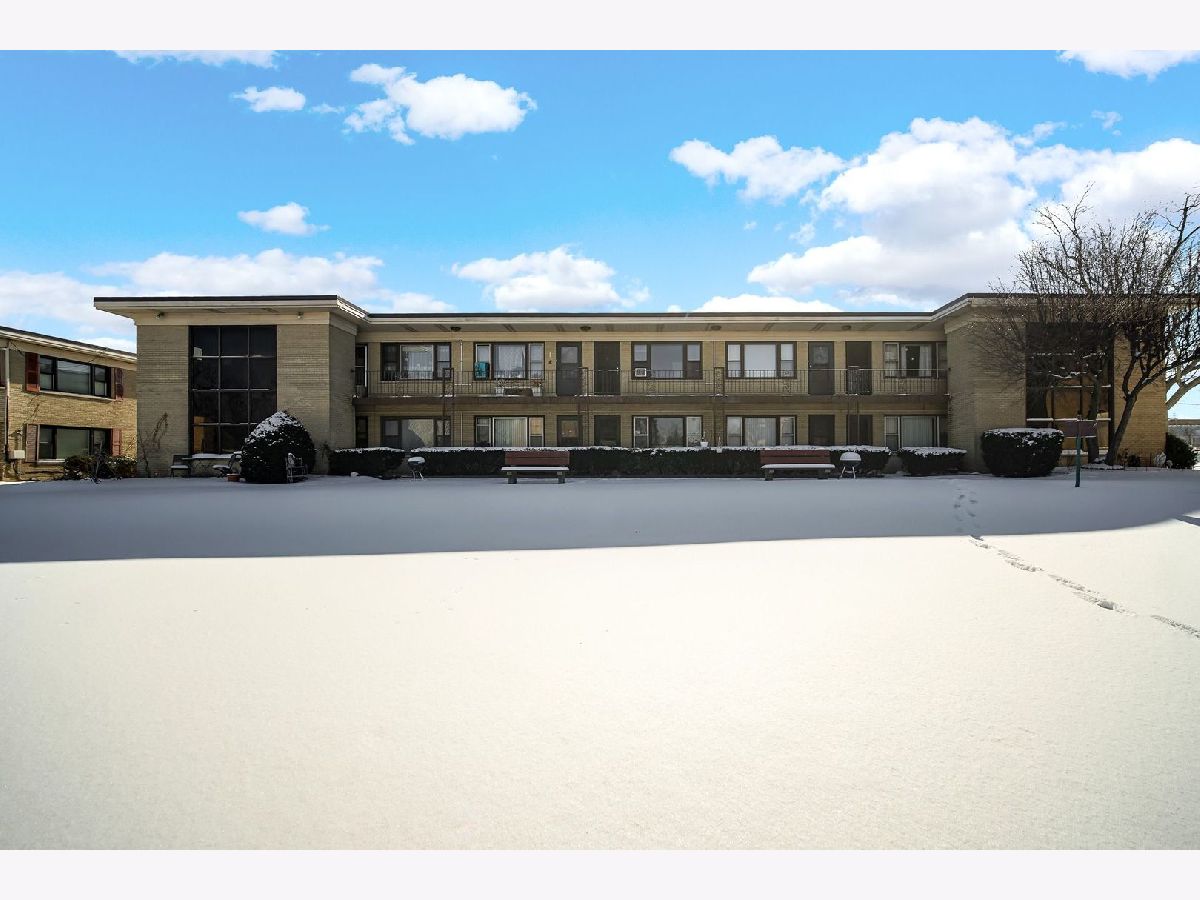  For Sale Northlake Illinois, 12 King Arthur Court