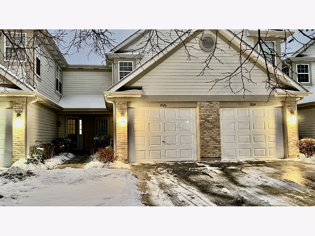 Townhomes & Condos For Rent Briar Pointe Schaumburg Illinois, 1926 Grove