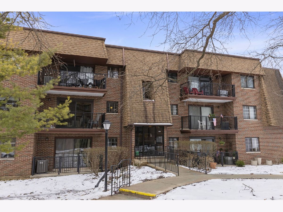 Condominiums For Sale Duane Street Condos Glen Ellyn Illinois, 404 Melrose Avenue