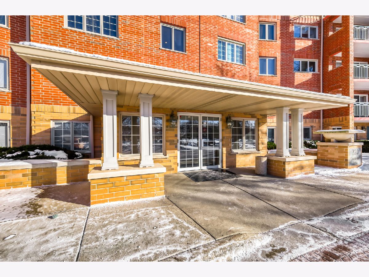 For Sale Mount Prospect Illinois, 720 Creekside Drive
