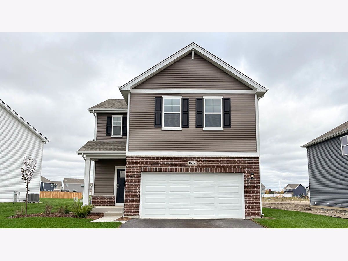 Homes For Sale Whisper Glen Plainfield Illinois, 1812 Overland Drive