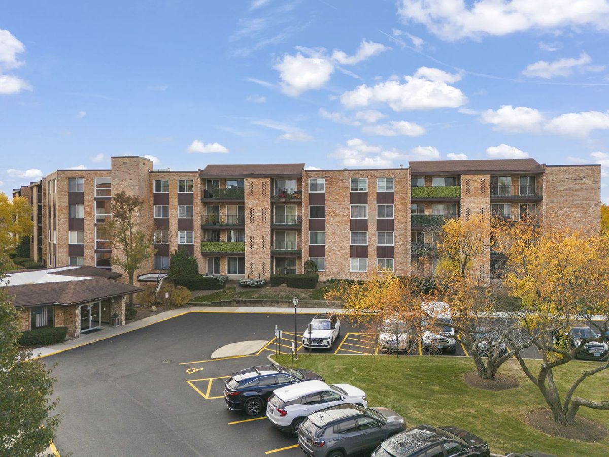  For Sale Mount Prospect Illinois, 1101 Hunt Club Drive