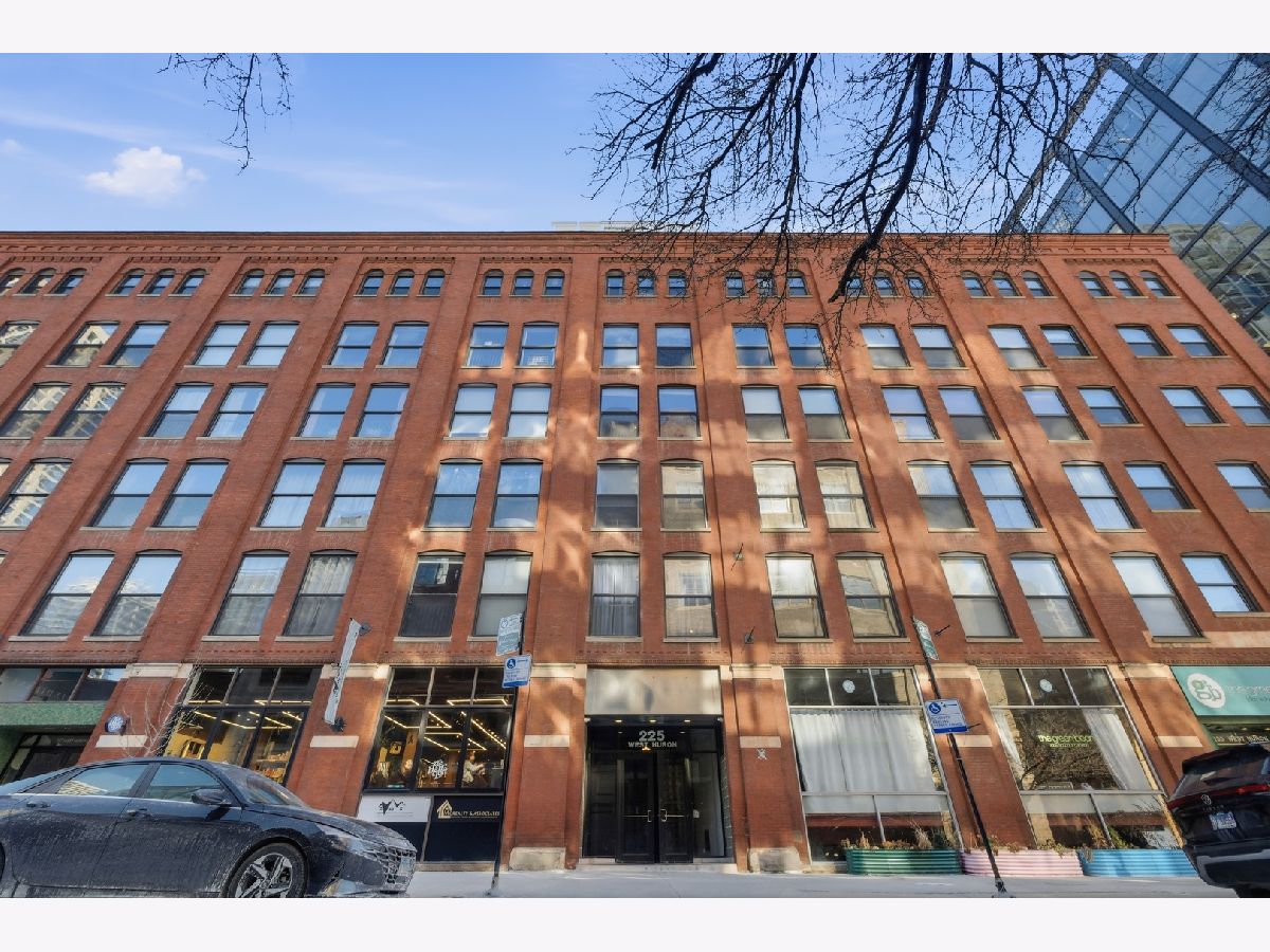  For Sale Chicago Illinois, 225 Huron Street