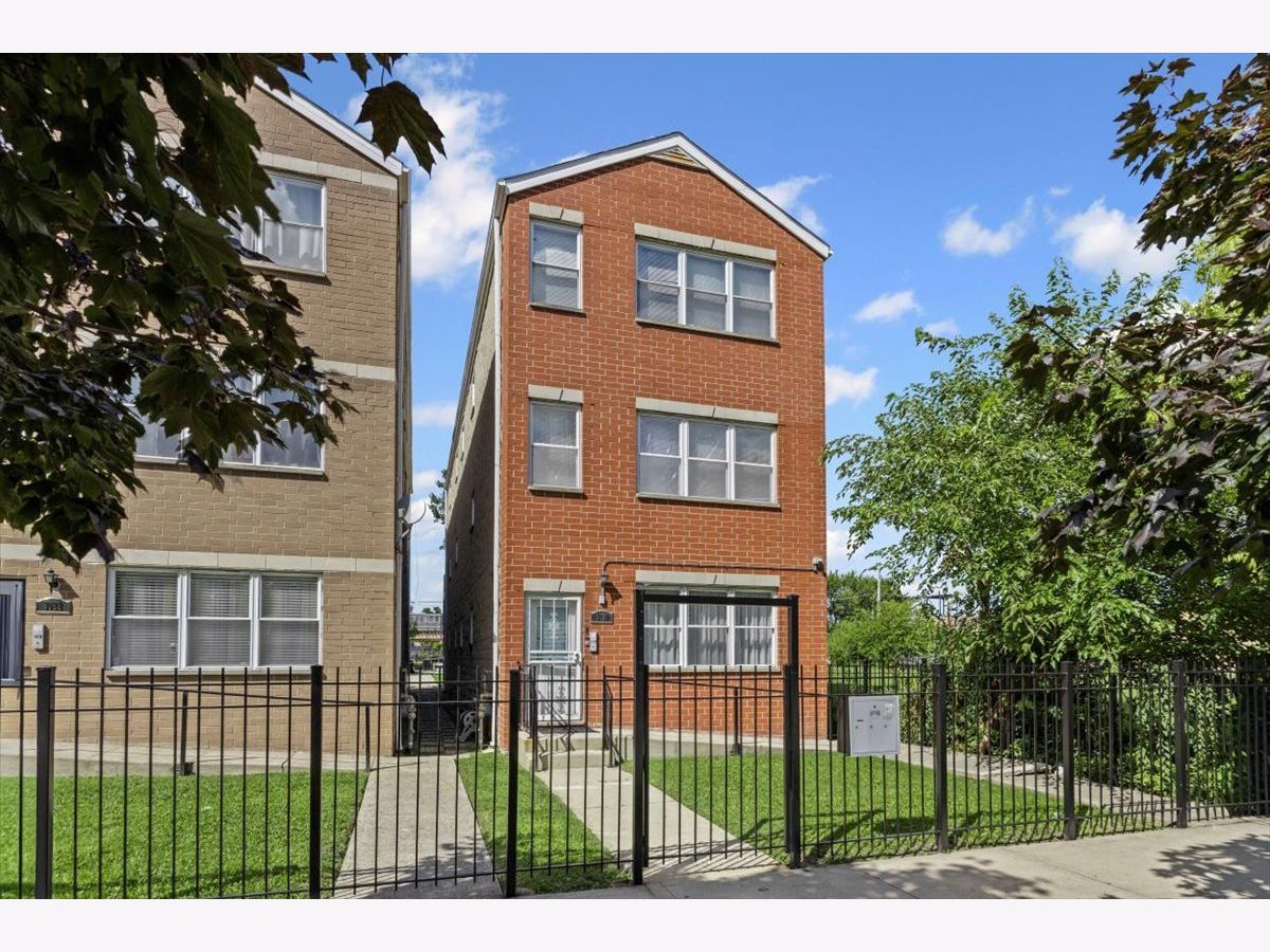  For Sale Chicago Illinois, 3026 Washington Boulevard