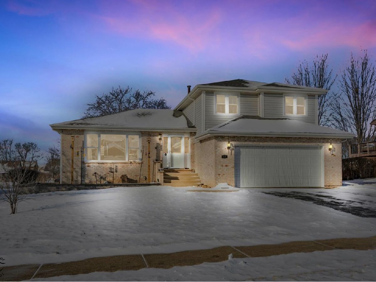  For Sale Romeoville Illinois, 618 Mendota Lane