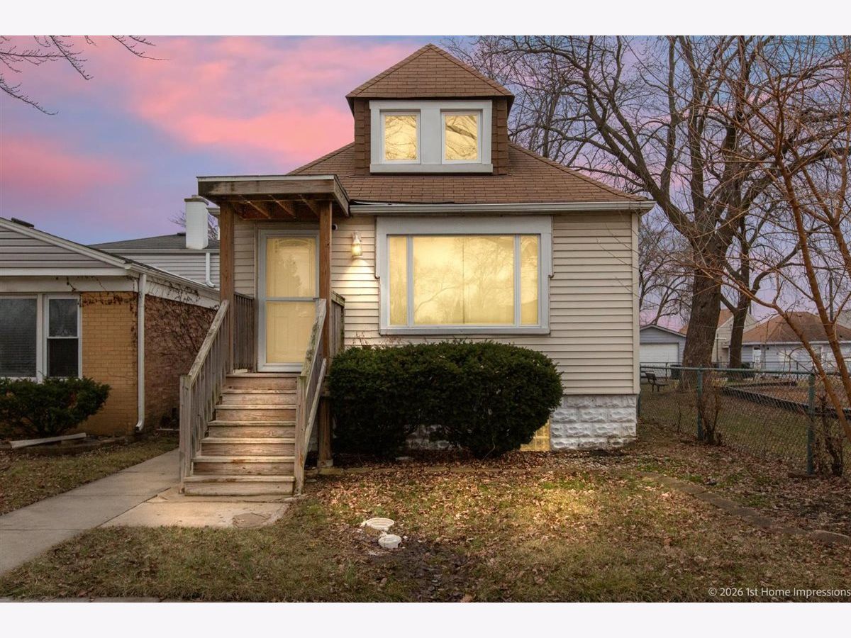  For Sale Bellwood Illinois, 46 Englewood Avenue