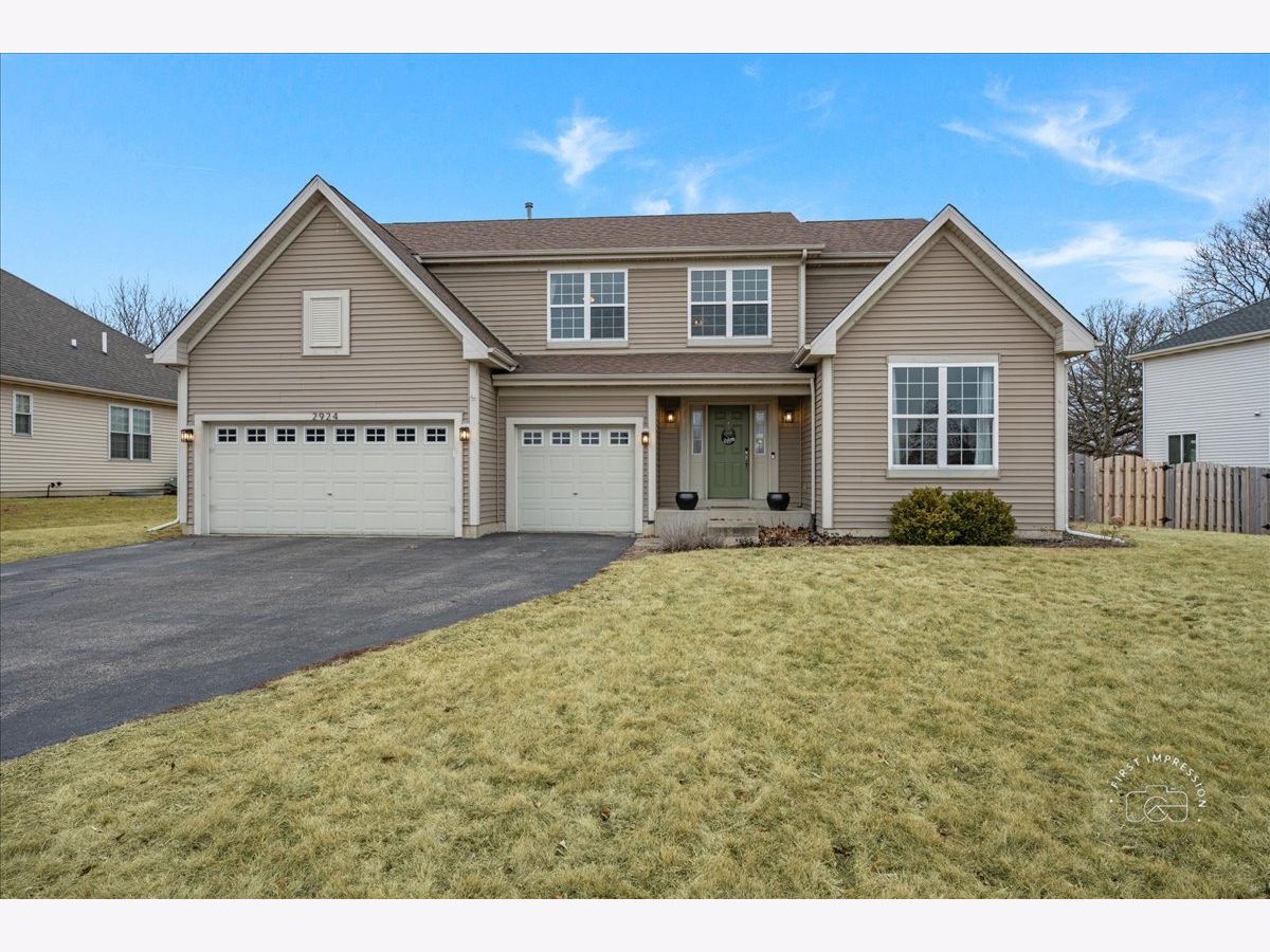  For Sale North Aurora Illinois, 2924 Bauer Road