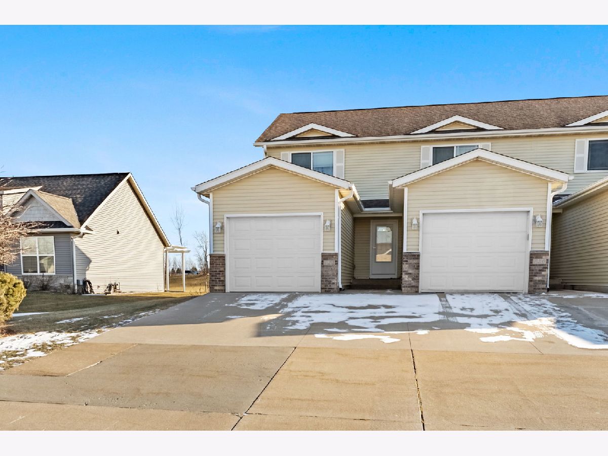  For Sale Blue Grass Iowa, 722 Prairie Meadow Drive