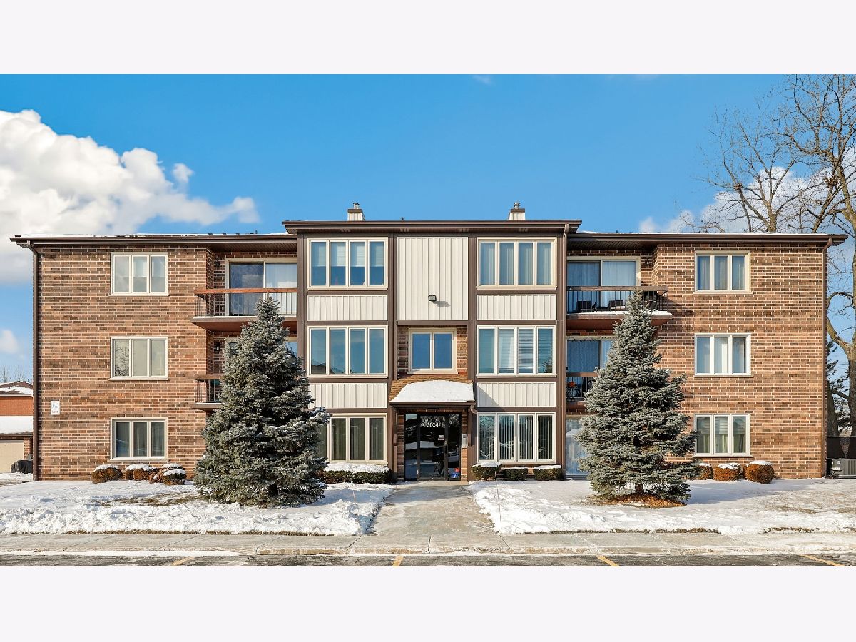  For Sale Crestwood Illinois, 5024 Circle Court