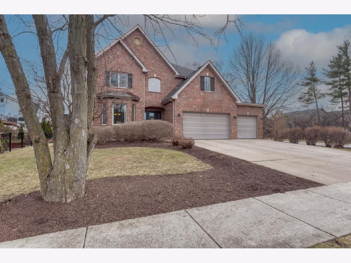  For Sale Darien Illinois, 1061 Sean Circle