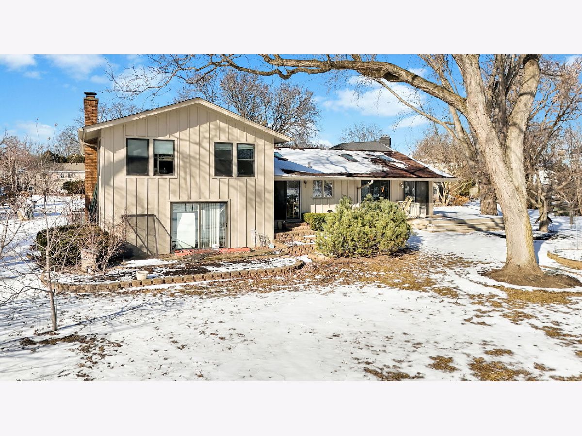  Sold Wheaton Illinois, 1489 Pebblestone