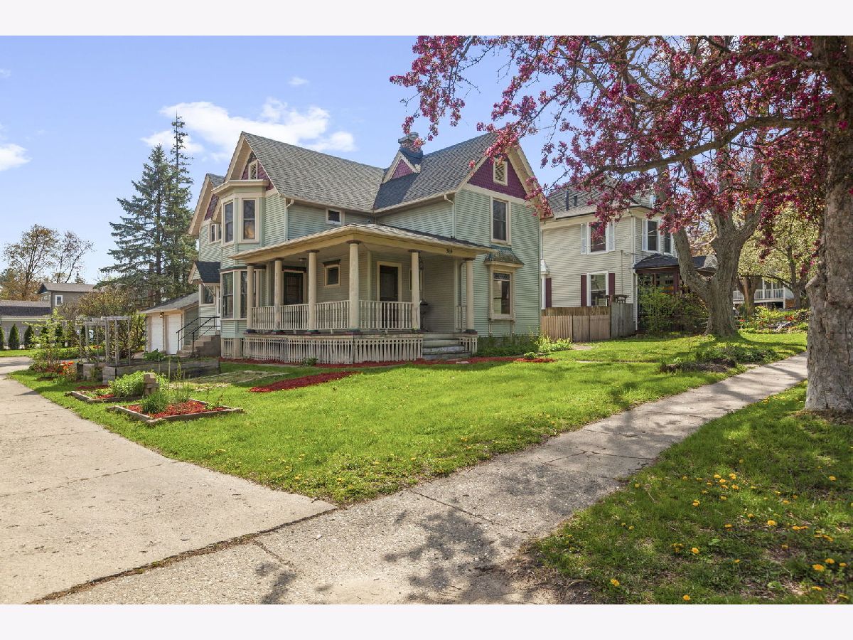  For Sale Woodstock Illinois, 319 South Street