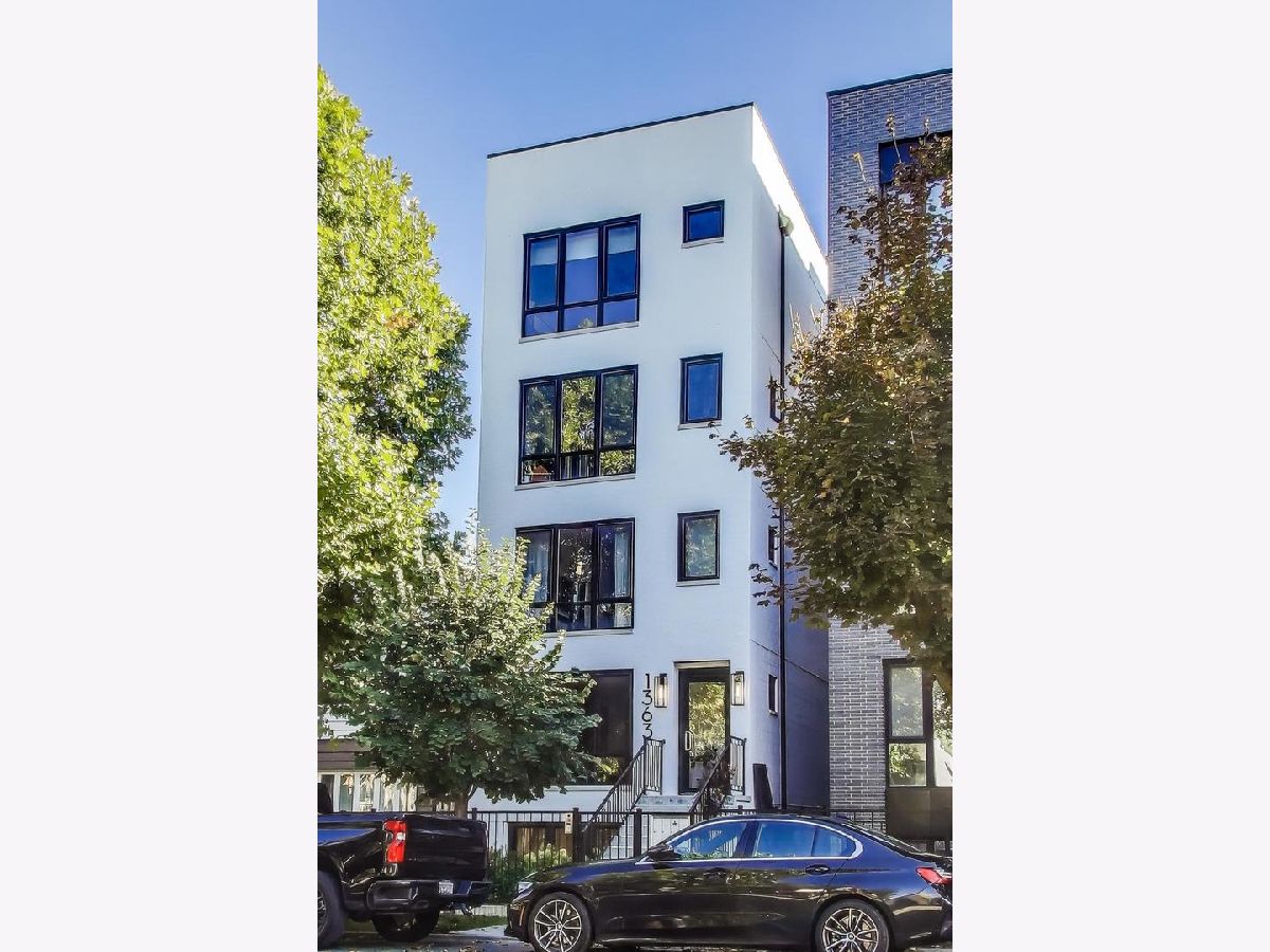  For Sale Chicago Illinois, 1363 Hubbard Street