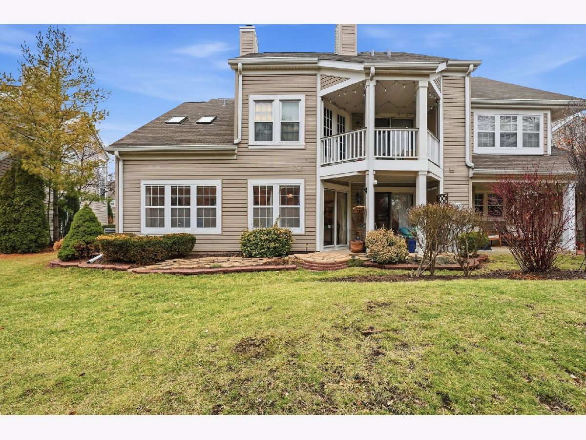 Townhomes & Condos For Sale Steeplechase Carol Stream Illinois, 352 Kildare Court