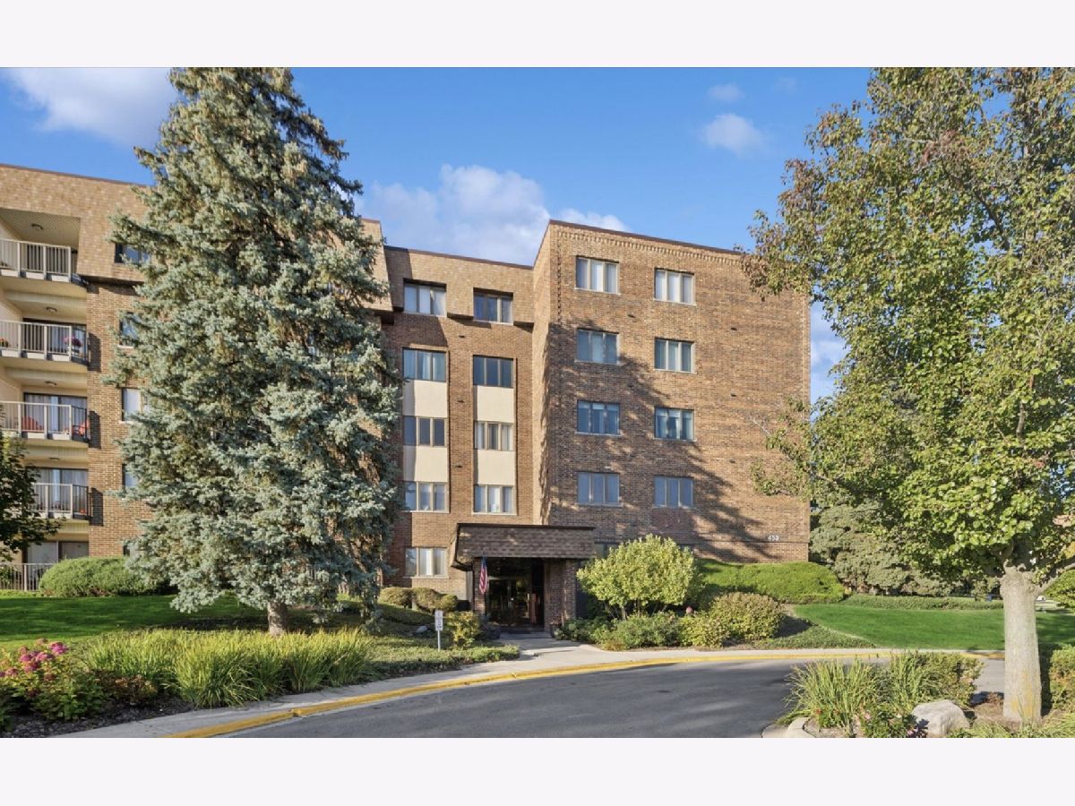Condominiums & Homes Sold Raintree Glen Ellyn Illinois, 453 Raintree