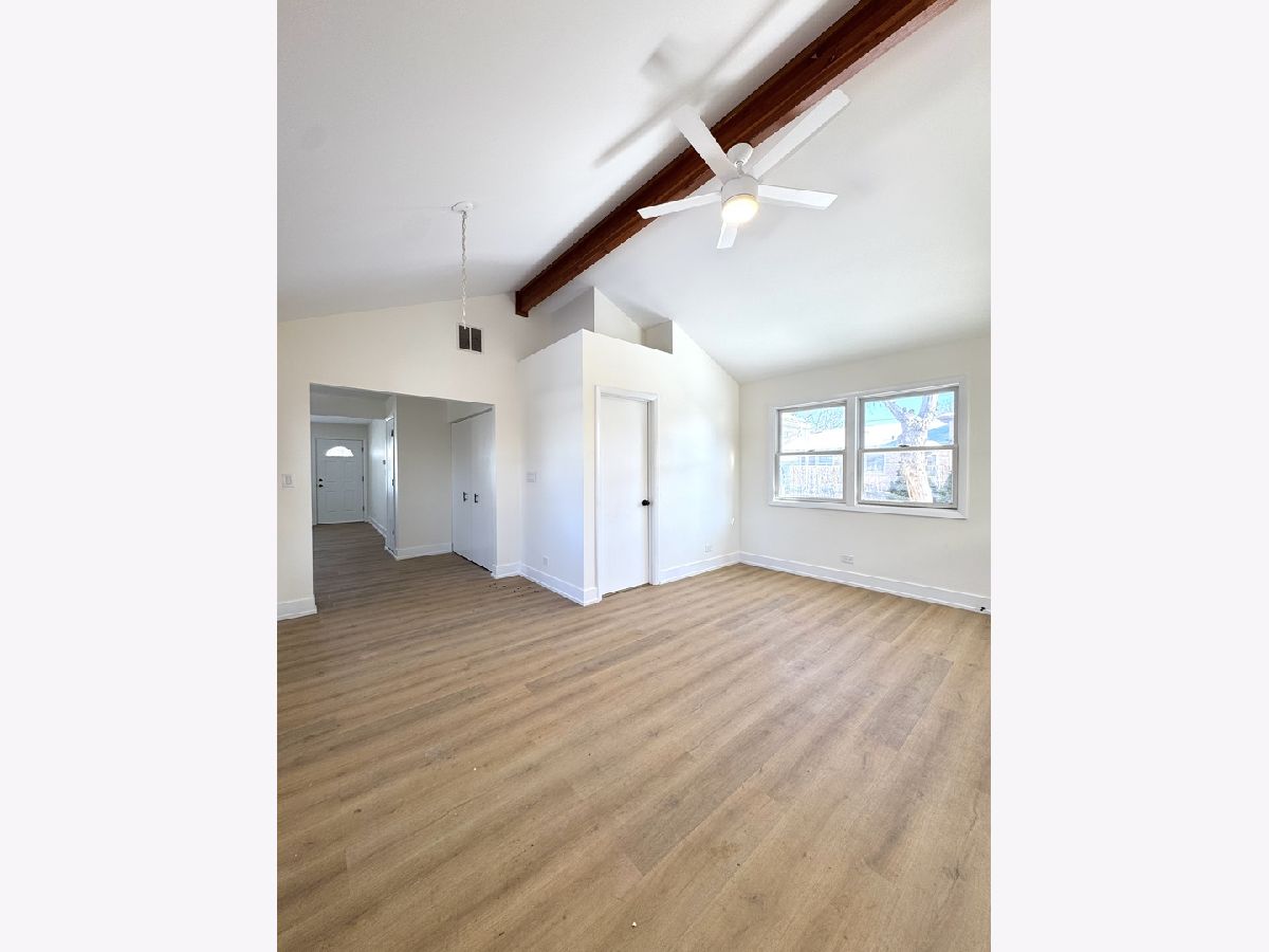  For Sale Chicago Ridge Illinois, 6135 Birmingham Street