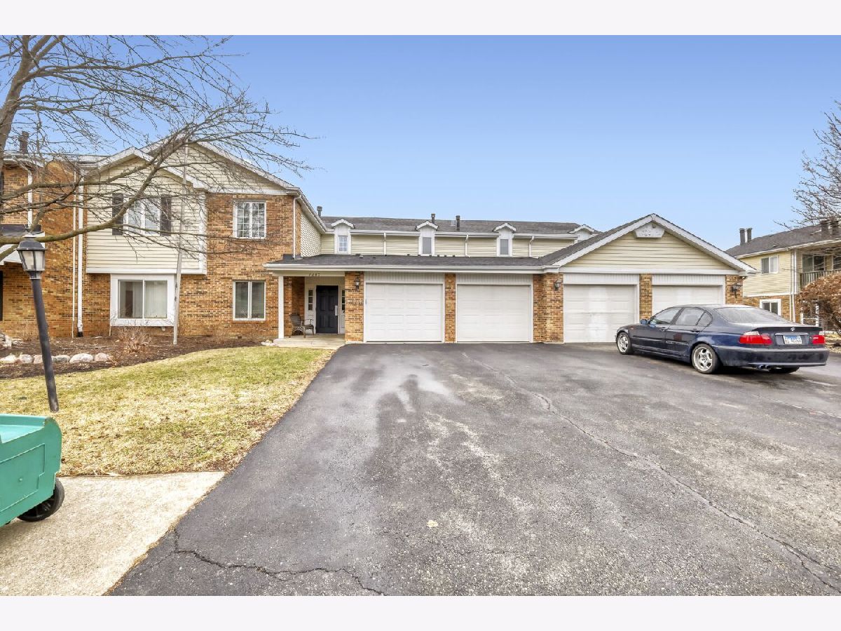  For Sale Willowbrook Illinois, 7285 Willow Way Lane