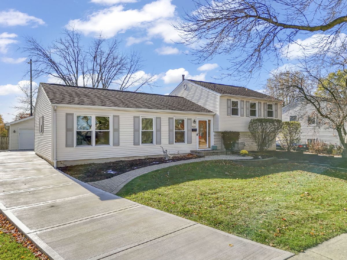 Homes For Sale Sheffield Park Schaumburg Illinois, 1231 Tyburn Drive