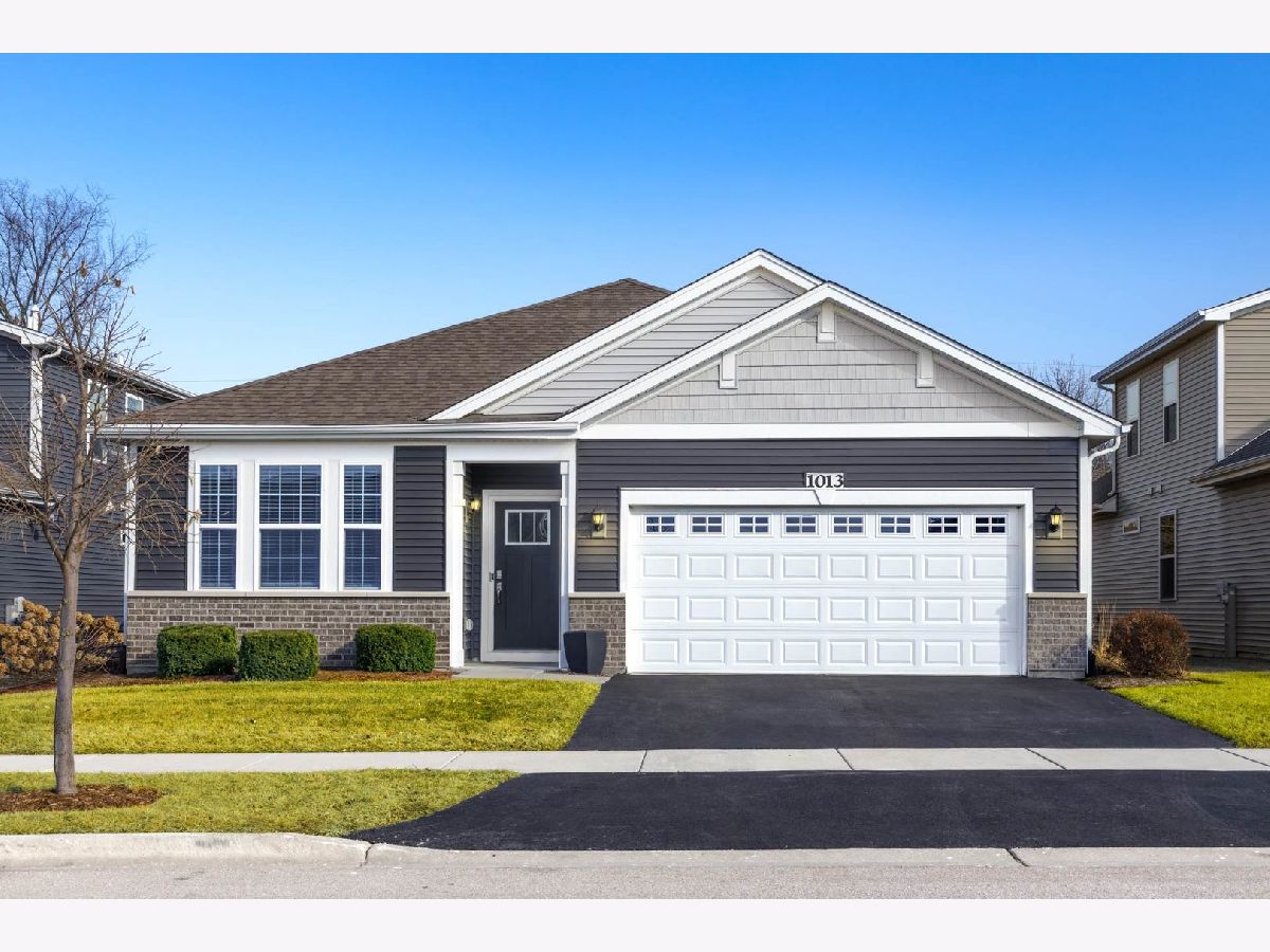  For Sale North Aurora Illinois, 1013 Fitzwilliam Way