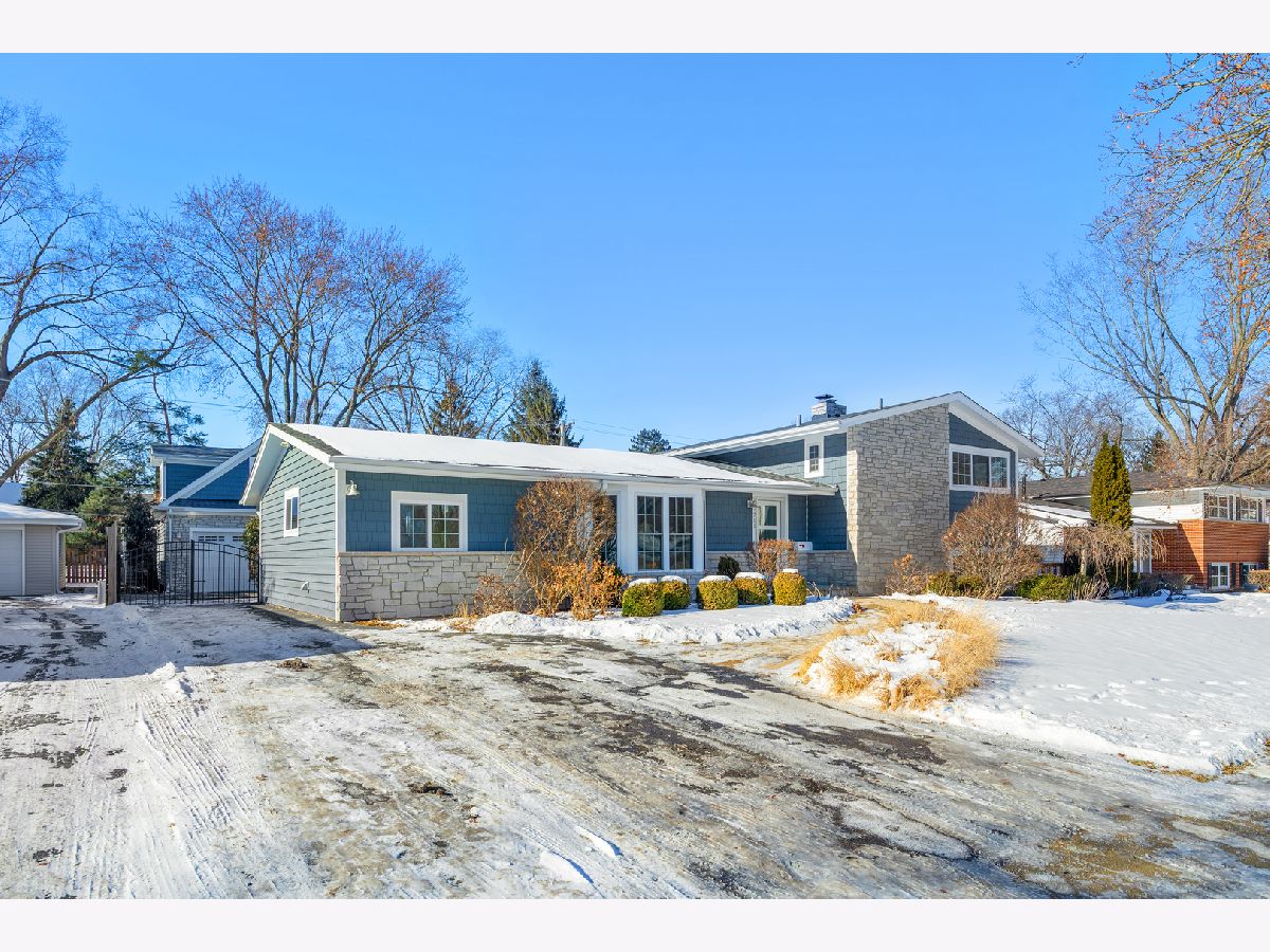  For Sale Libertyville Illinois, 711 4th Avenue