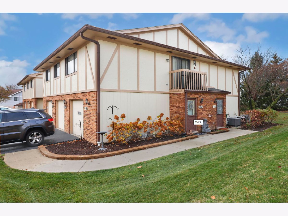 Townhomes & Homes Sold Weathersfield North Schaumburg Illinois, 812 Dracut