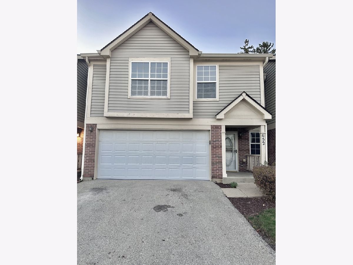  Rented Palatine Illinois, 652 Whispering Oaks