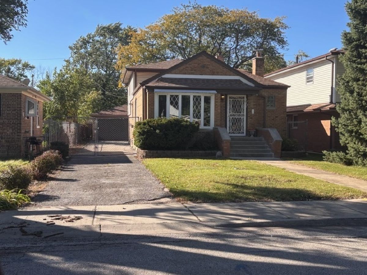 For Sale Chicago Illinois, 12226 Racine Avenue