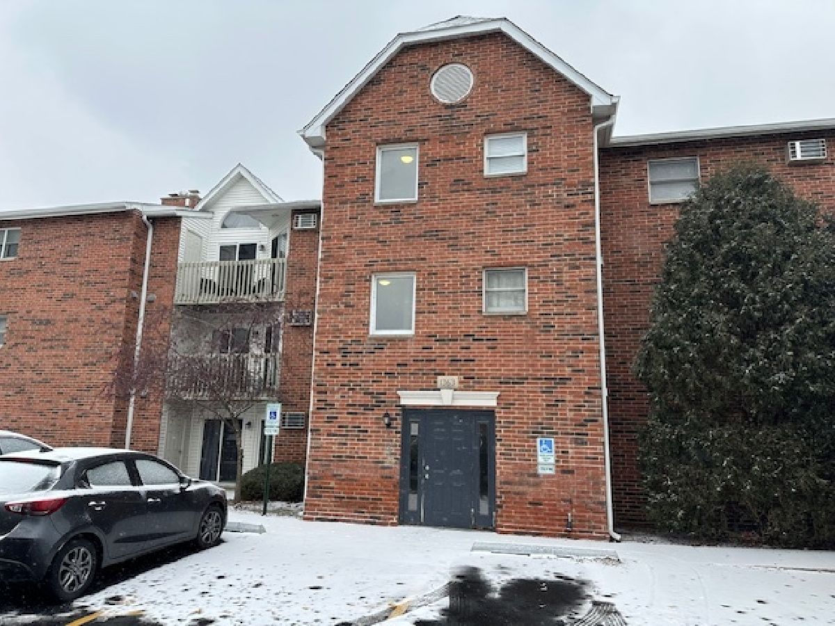  Rented Lake In The Hills Illinois, 1363 Cunat