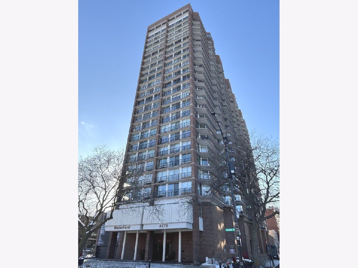 Condominiums Sold The Waterford Chicago Illinois, 4170 Marine