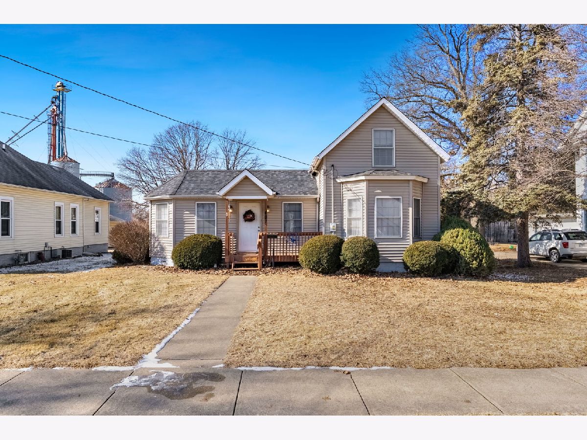 Homes For Sale Original Town Village Of Cambridge Cambridge Illinois, 401 Ridge Street
